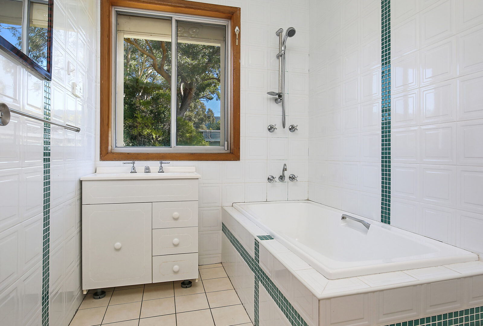 16 Tamblin Street, Fairy Meadow NSW 2519 - photo 2
