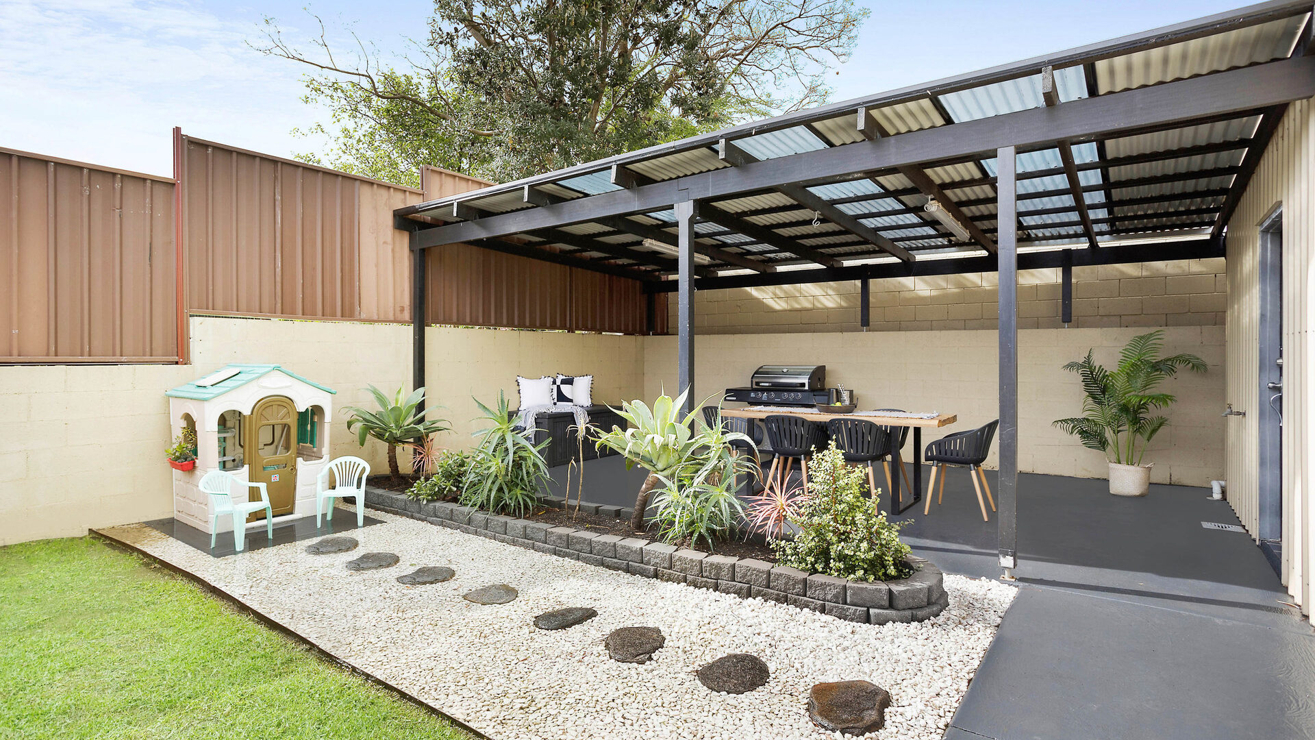 Sold - 10 Stanley Avenue - New Property in Farmborough Heights - Real Estate by 