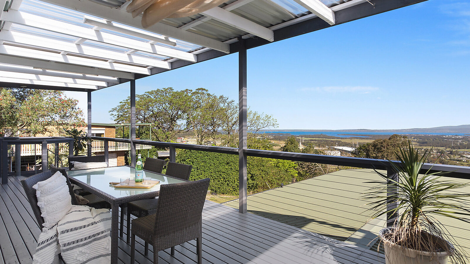 159 Farmborough Road, Farmborough Heights
