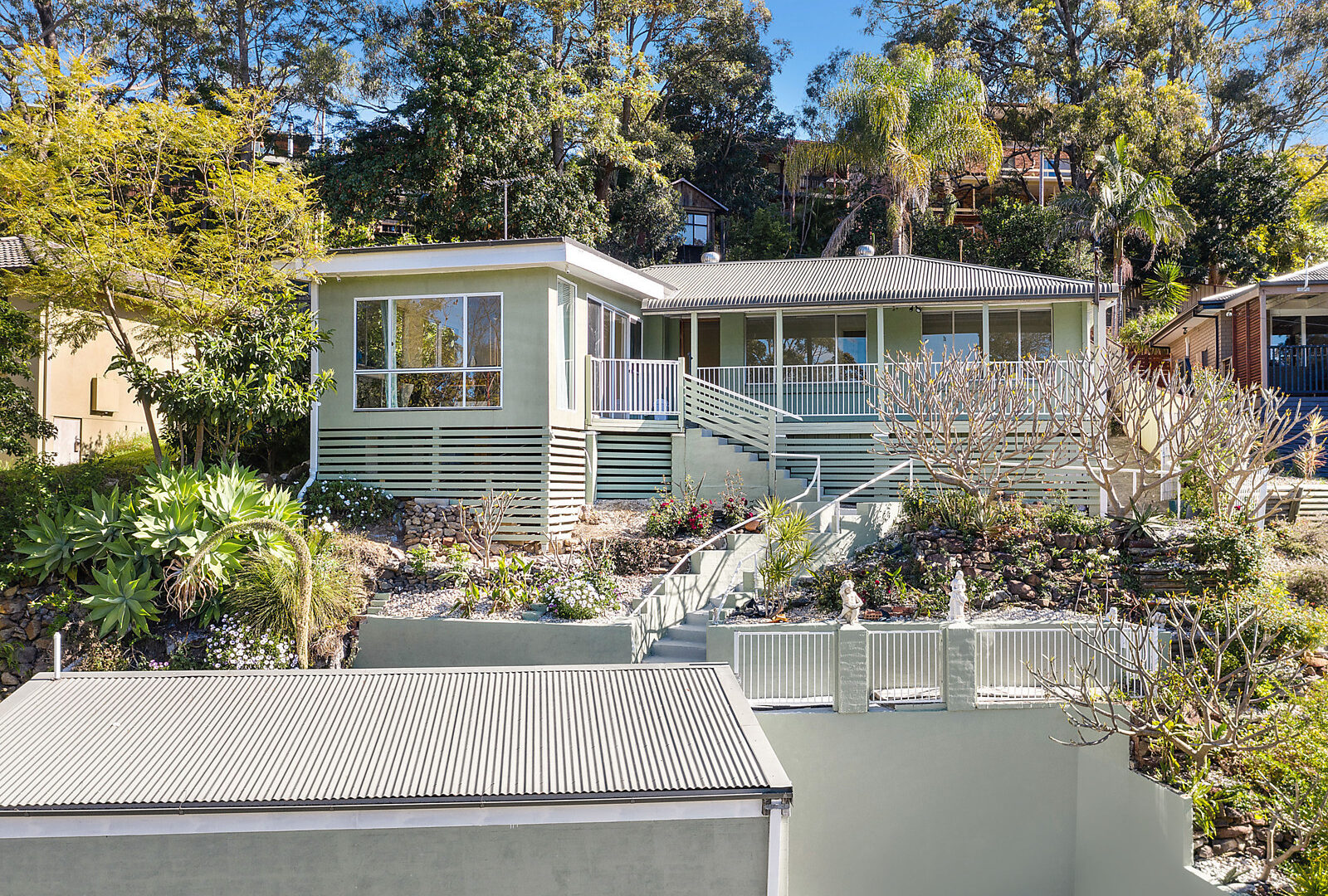 Sold - 7 Aminya Place - New Property in Farmborough Heights - Real Estate by 