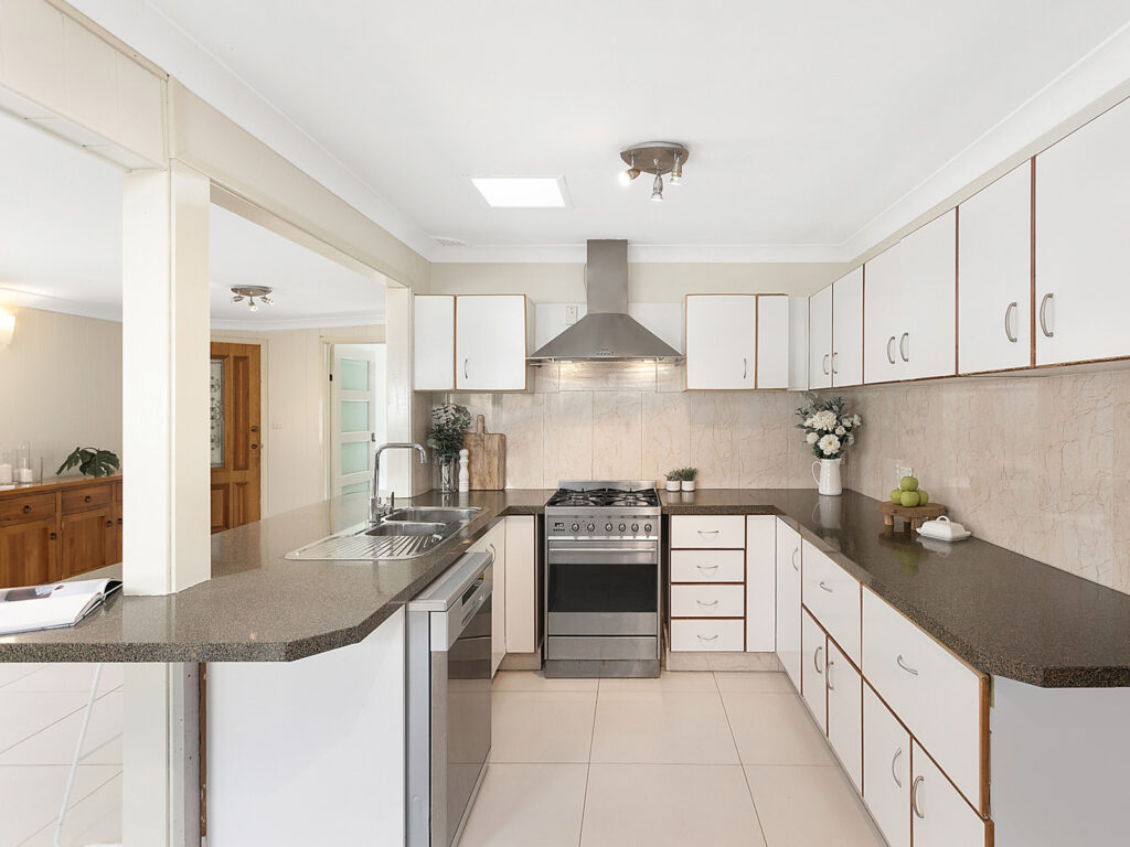 Sold - 7 Aminya Place - New Property in Farmborough Heights - Real Estate by 