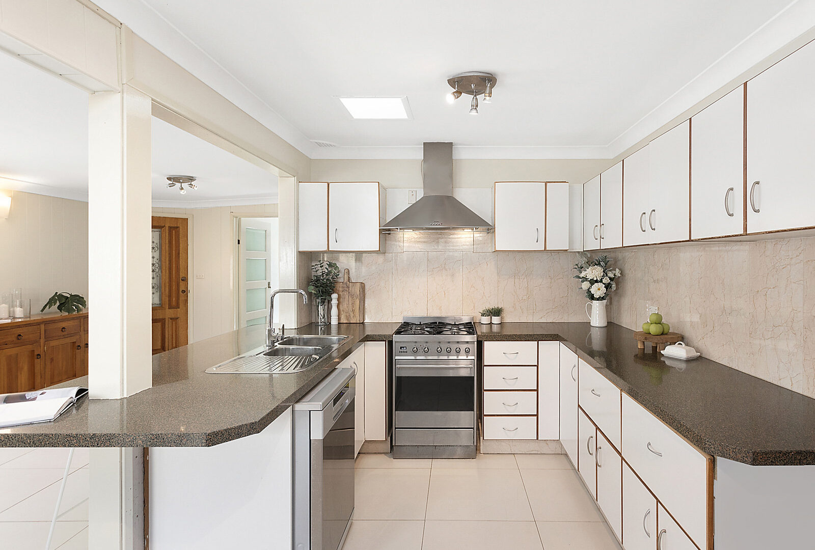 Sold - 7 Aminya Place - New Property in Farmborough Heights - Real Estate by 