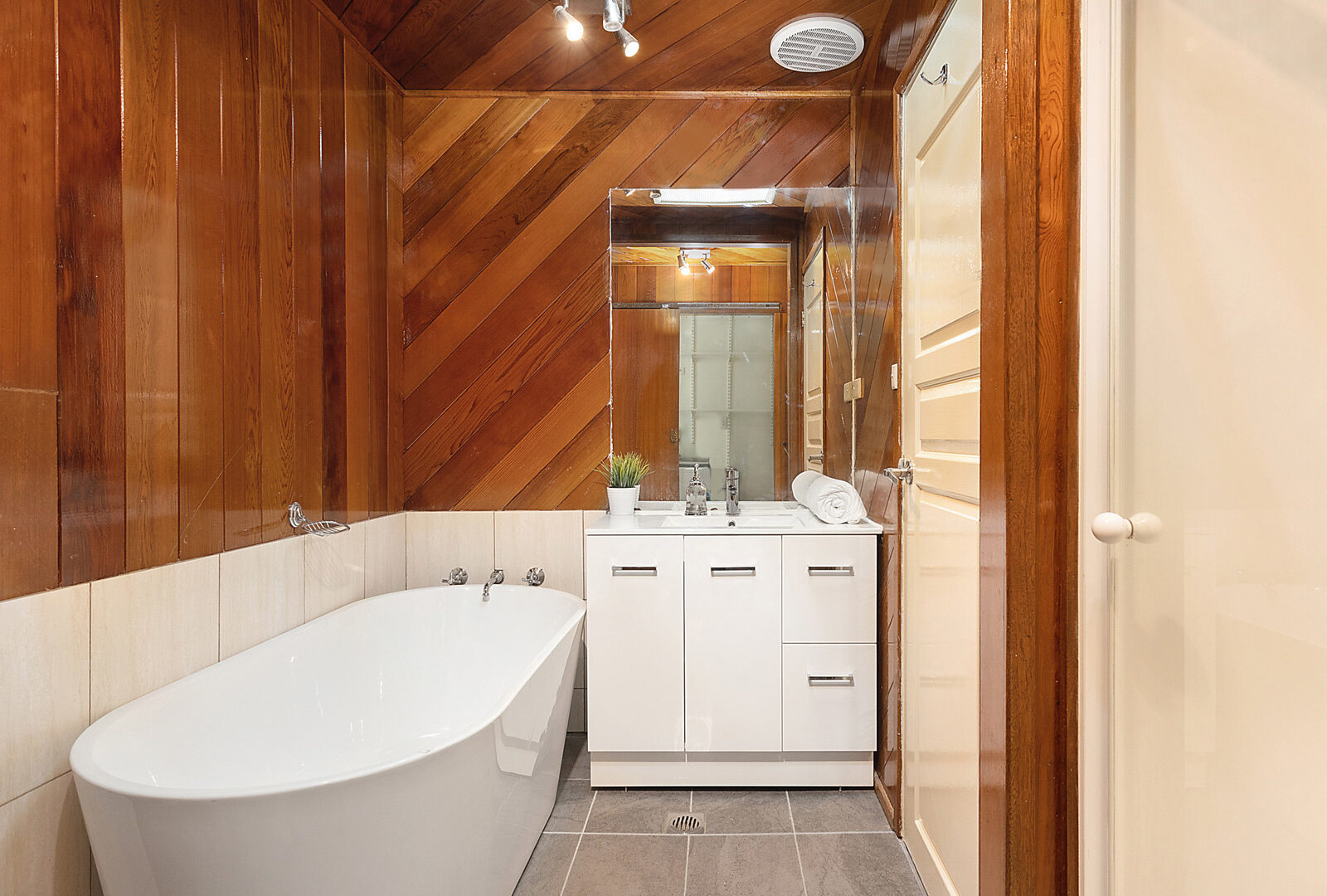 Sold - 7 Aminya Place - New Property in Farmborough Heights - Real Estate by 