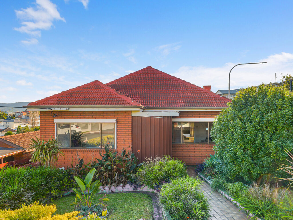 Sold - 8 Lake Heights Road - New Property in Lake Heights - Real Estate by McGrath Wollongong