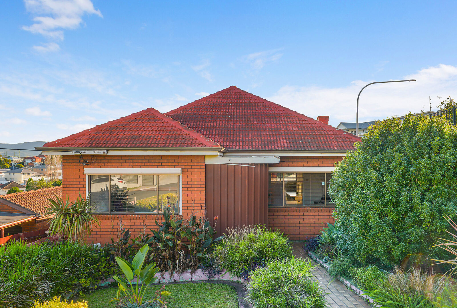 Sold - 8 Lake Heights Road - New Property in Lake Heights - Real Estate by McGrath Wollongong