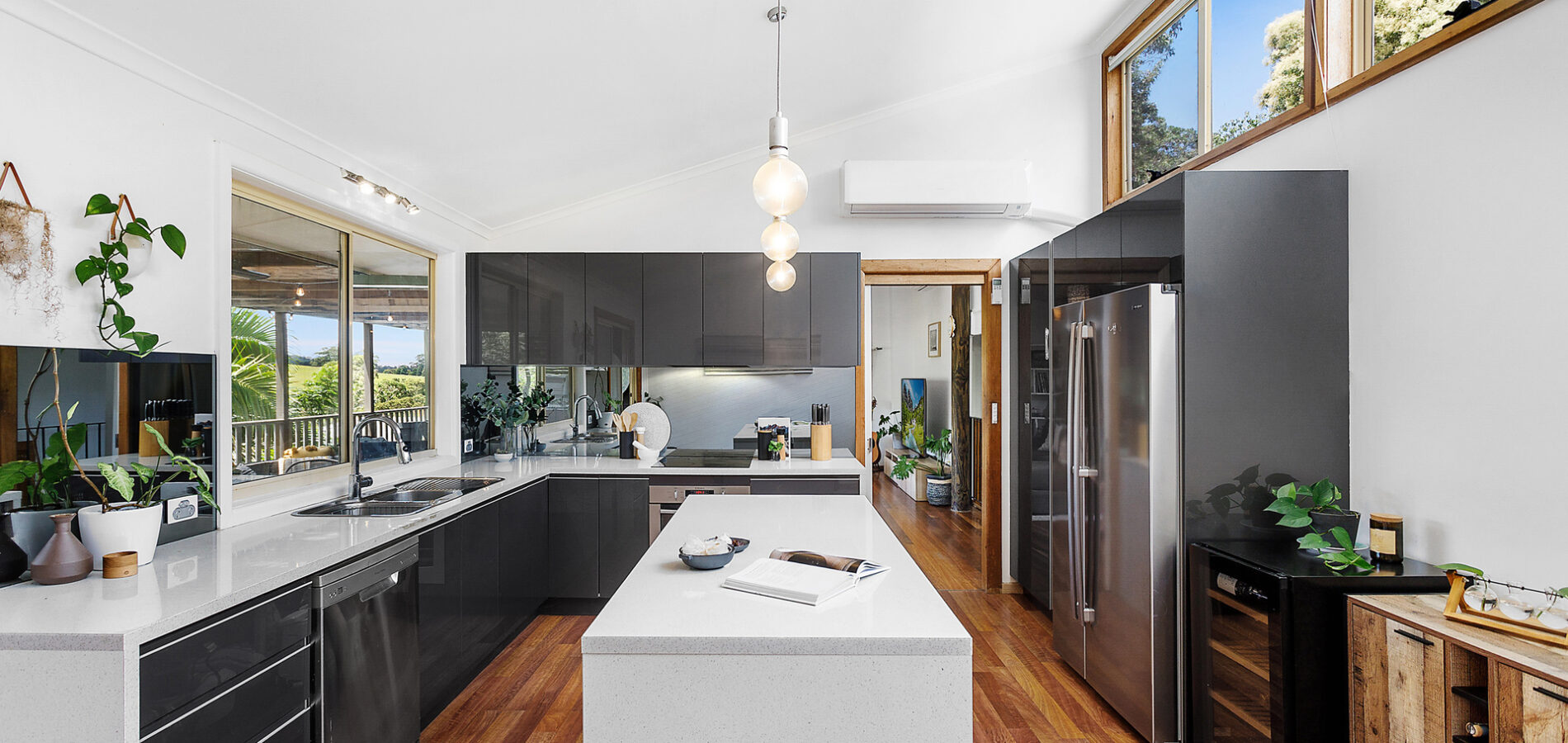 23-25 Taminga Crest, Cordeaux Heights