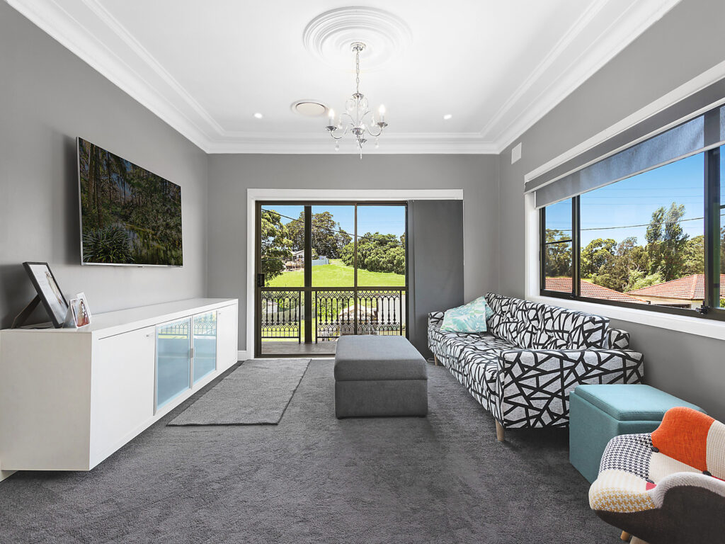 18 Ranchby Avenue, Lake Heights NSW 2502 - photo 2