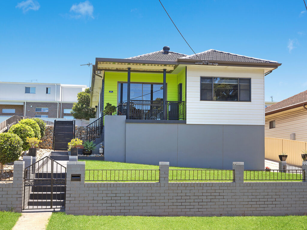 18 Ranchby Avenue, Lake Heights NSW 2502 - McGrath Illawarra