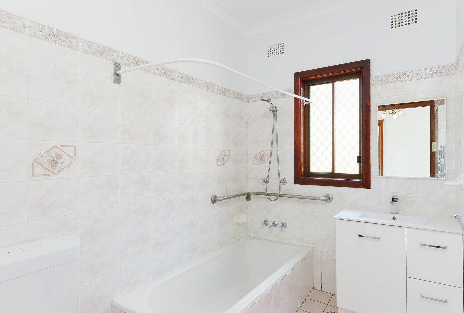 Sold - 35 Buena Vista Avenue - New Property in Lake Heights - Real Estate by McGrath Wollongong