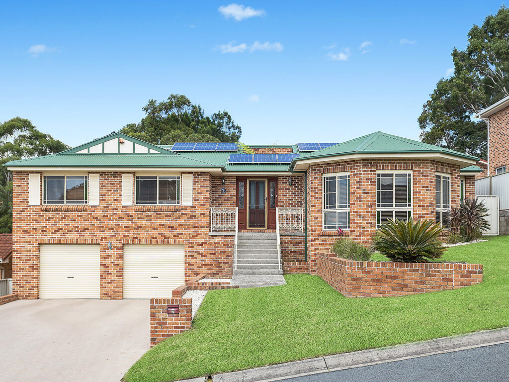7 Deenyi Close, Cordeaux Heights NSW 2526 - McGrath Illawarra