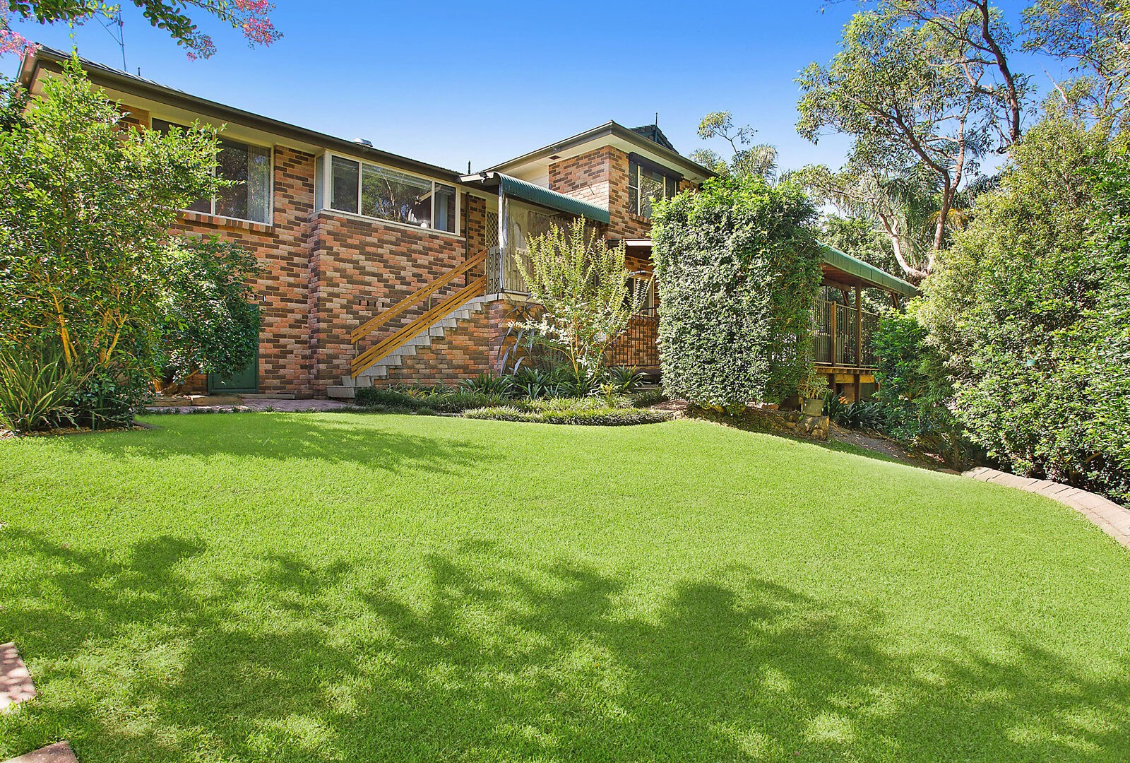 Sold - 5 Heeterra Place - New Property in Cordeaux Heights - Real Estate by 