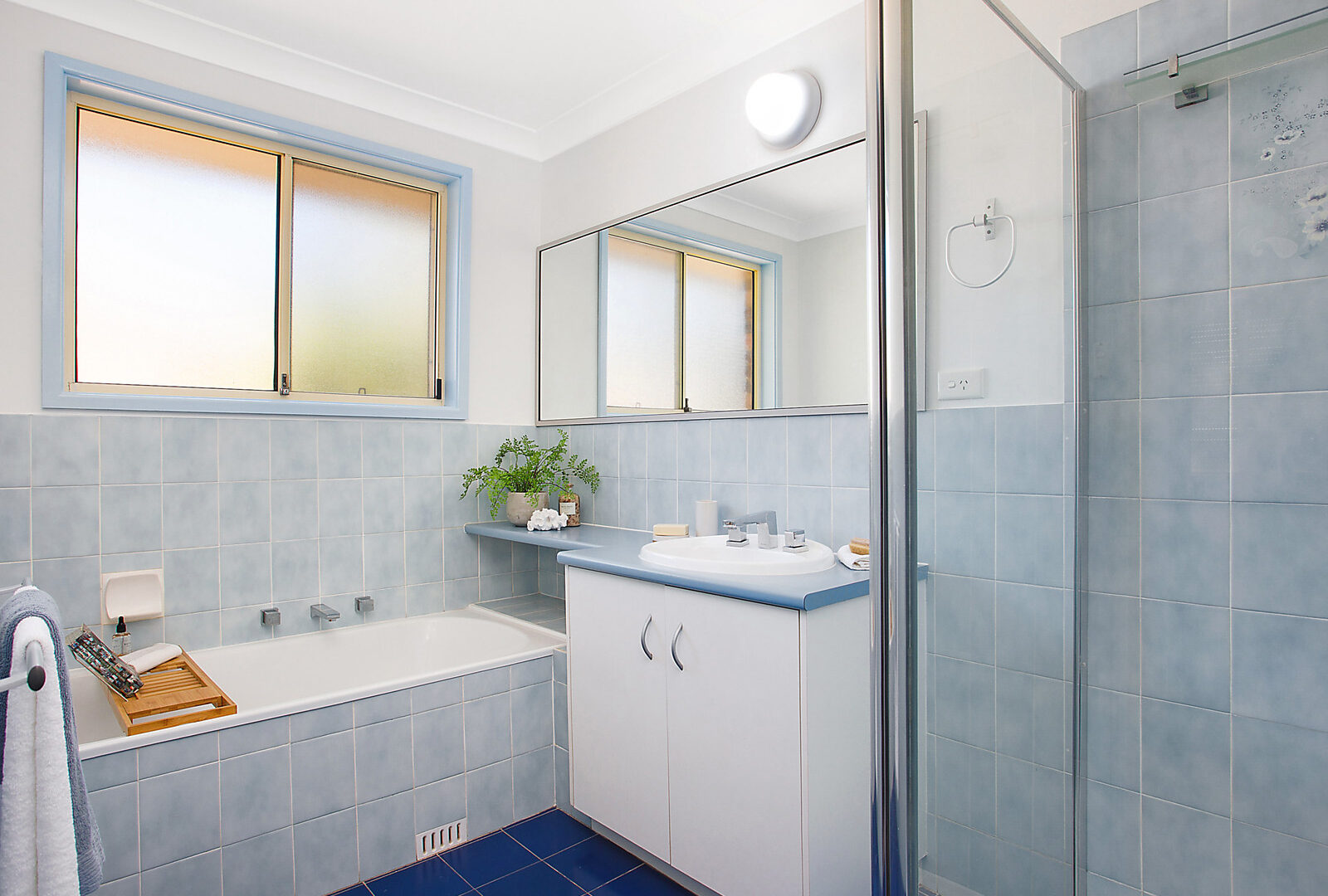 Sold - 5 Heeterra Place - New Property in Cordeaux Heights - Real Estate by 