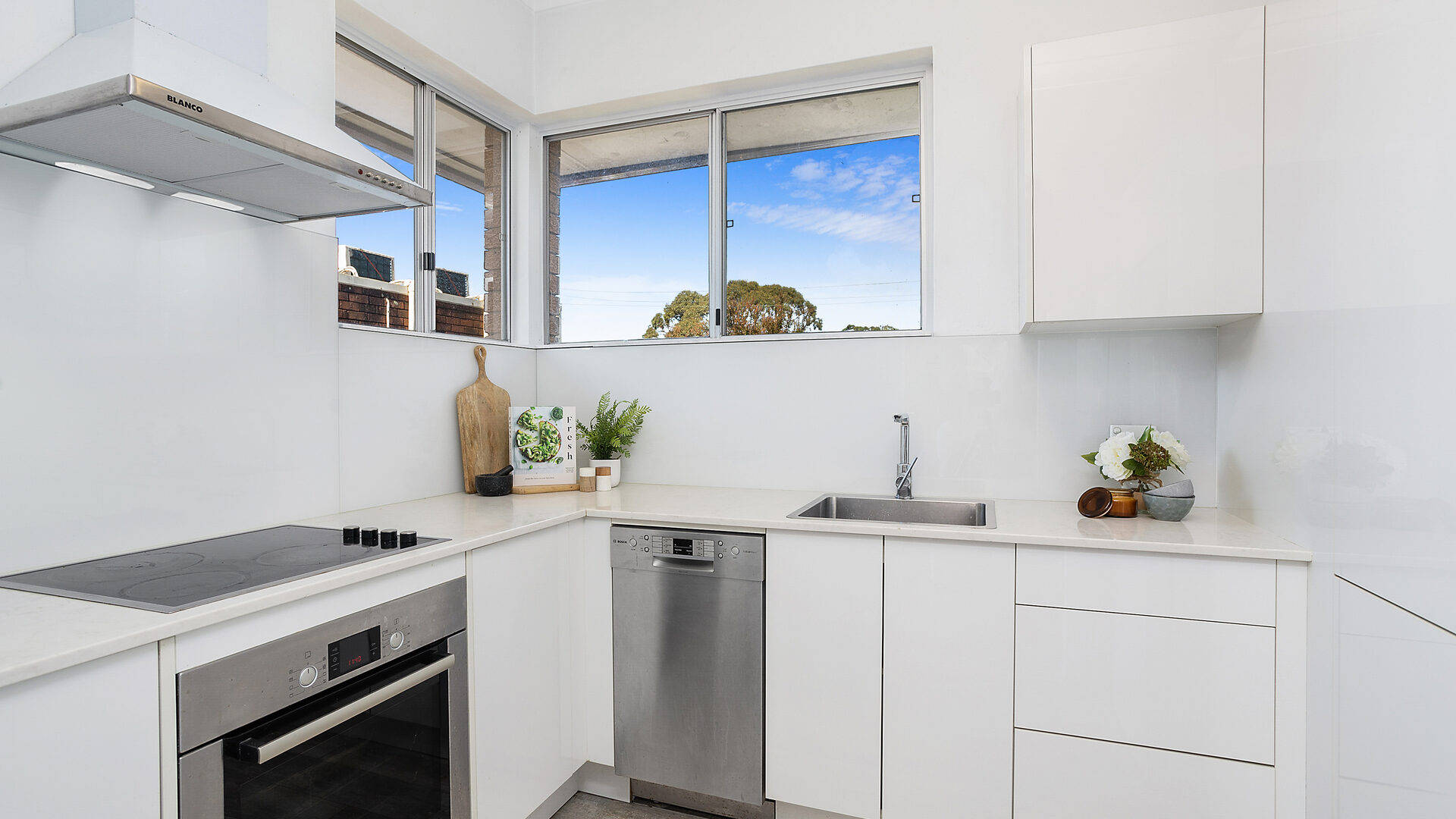 6/440 Crown Street, West Wollongong NSW 2500 - photo 2