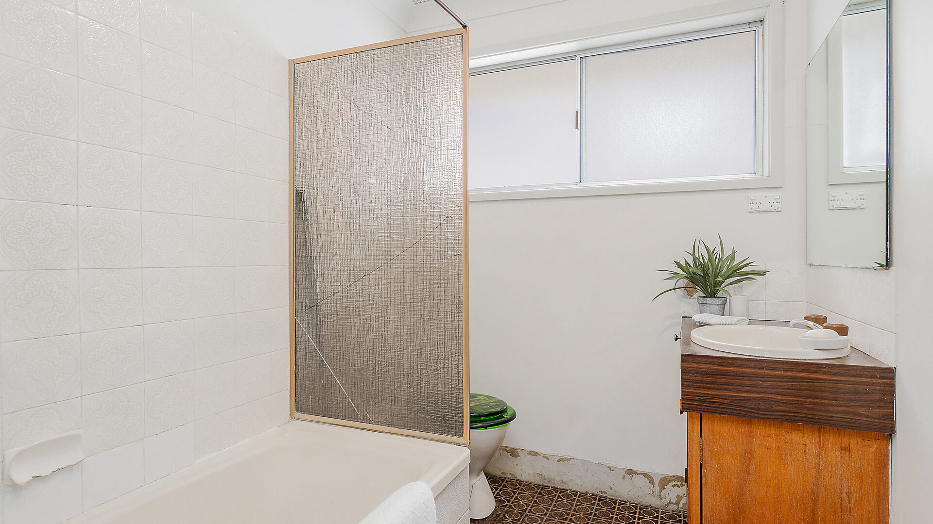 60 Ashley Avenue, Farmborough Heights NSW 2526 - photo 6
