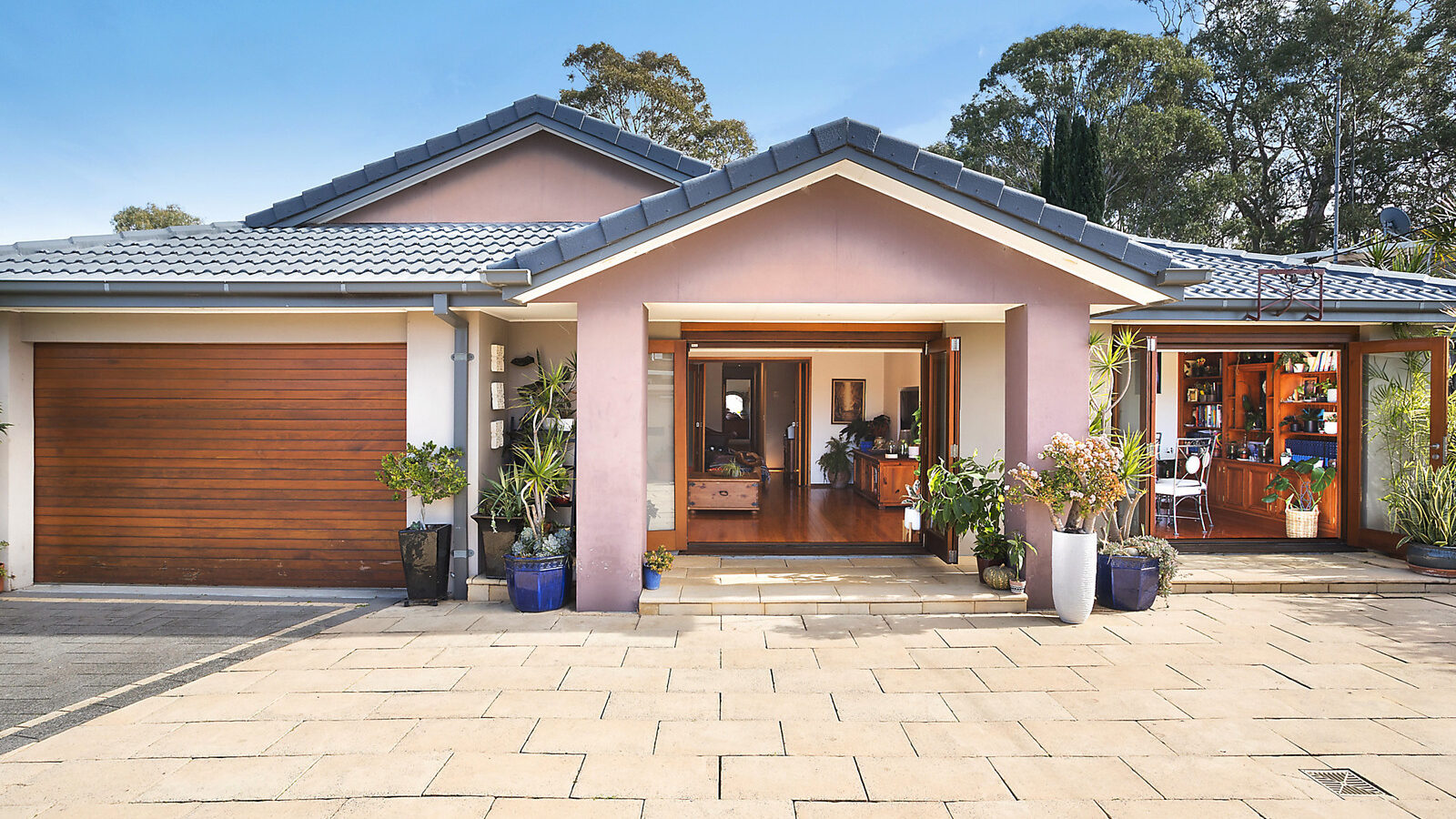 Sold - 8 Highview Drive - New Property in Farmborough Heights - Real Estate by