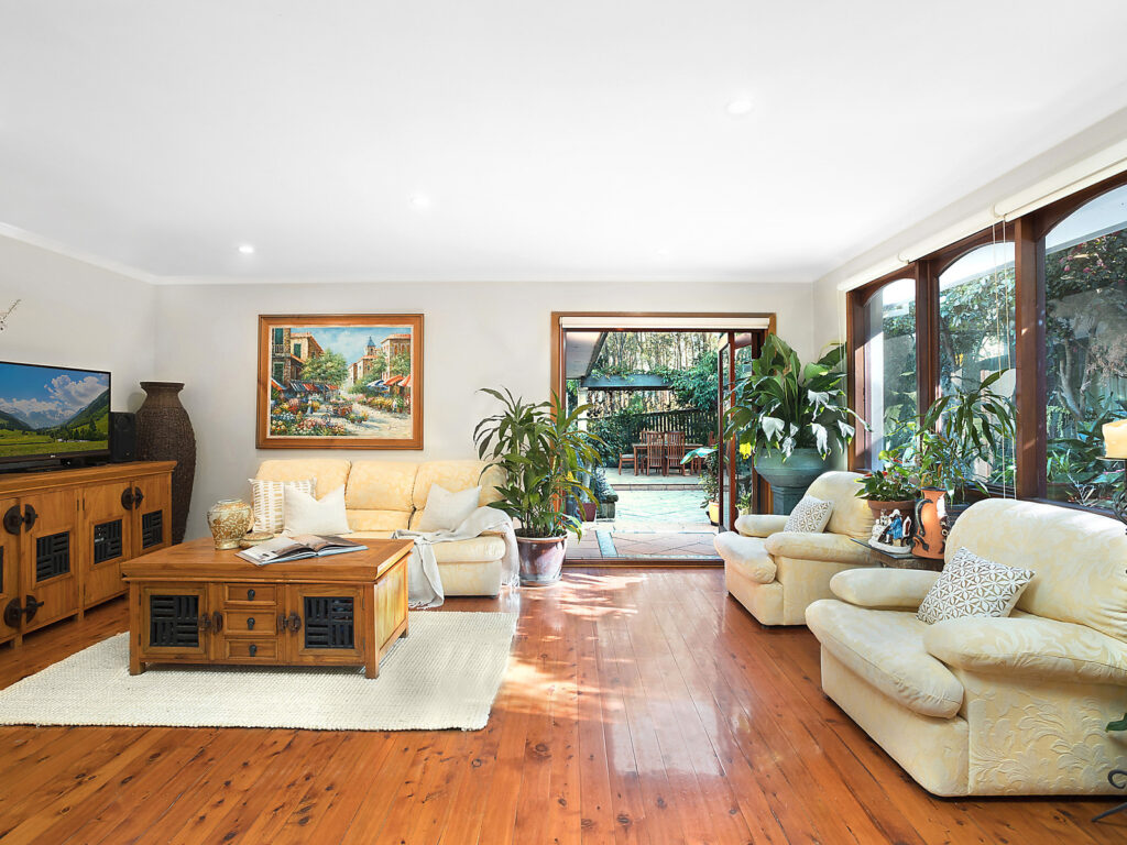 Sold - 8 Highview Drive - New Property in Farmborough Heights - Real Estate by 