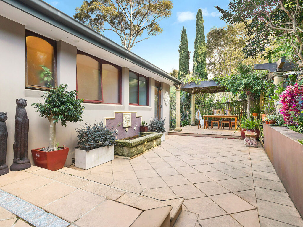 Sold - 8 Highview Drive - New Property in Farmborough Heights - Real Estate by 