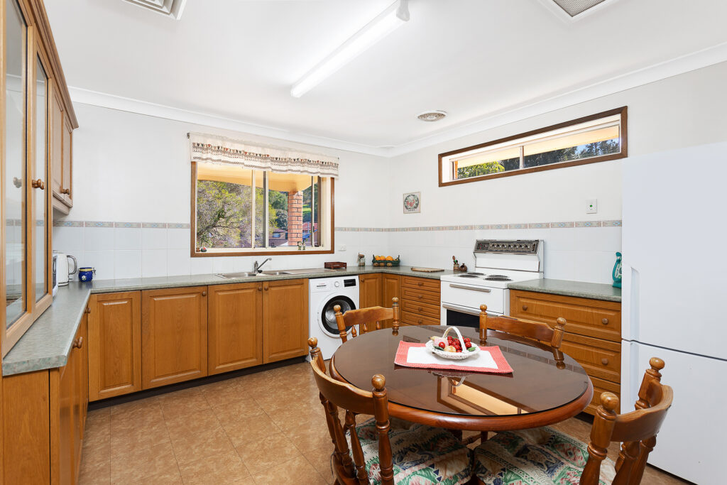 8 Cypress Avenue, Figtree NSW 2525 - photo 3