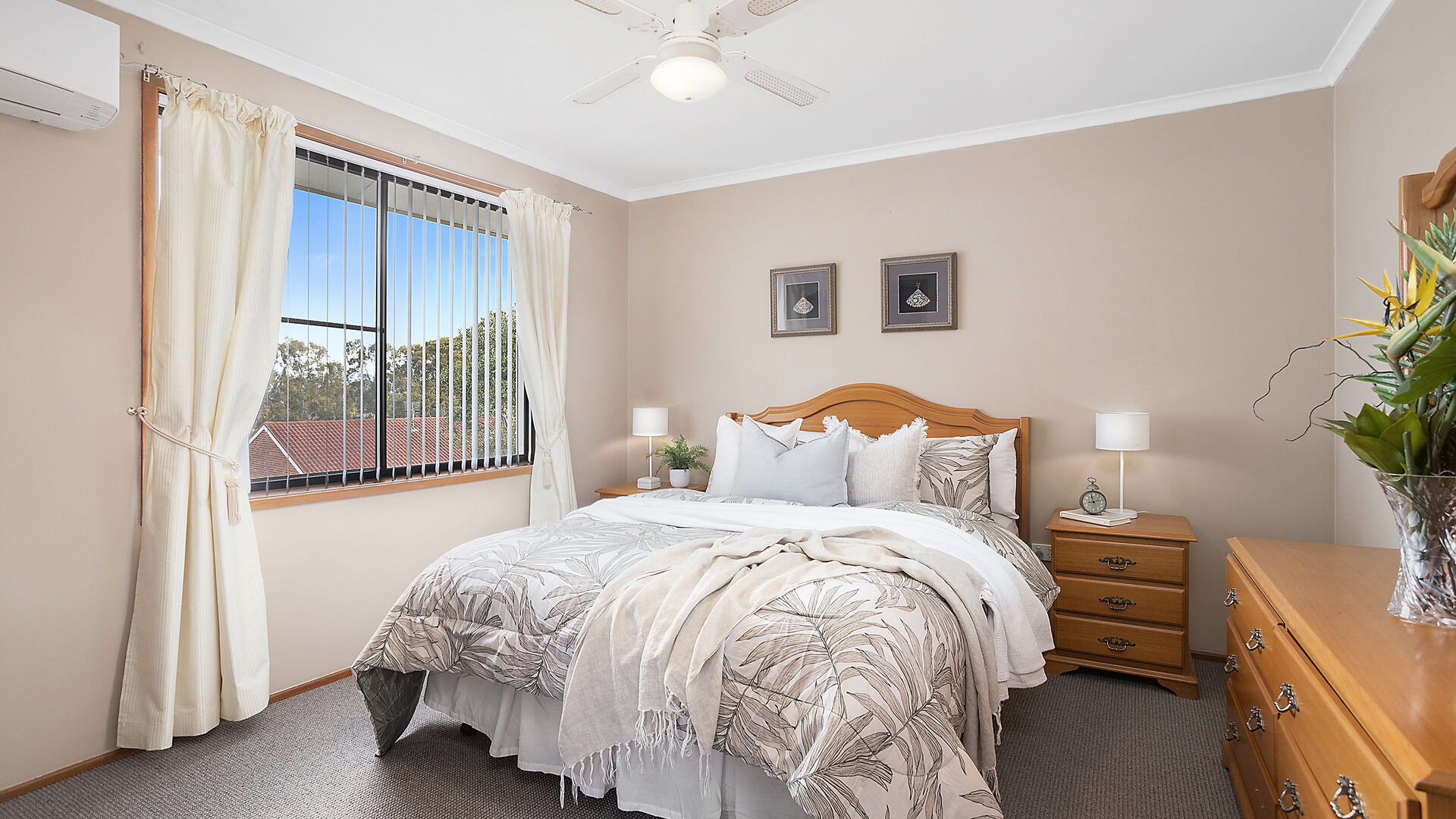 Sold - 19 Lyrebird Way - New Property in Farmborough Heights - Real Estate by David Greenwood