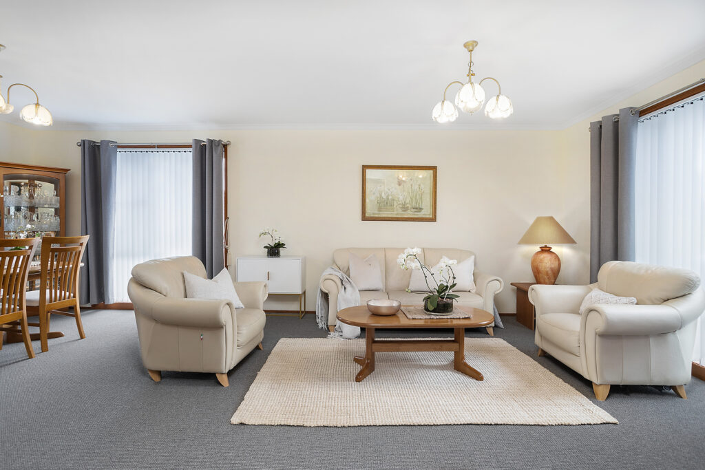 Sold - 19 Lyrebird Way - New Property in Farmborough Heights - Real Estate by David Greenwood