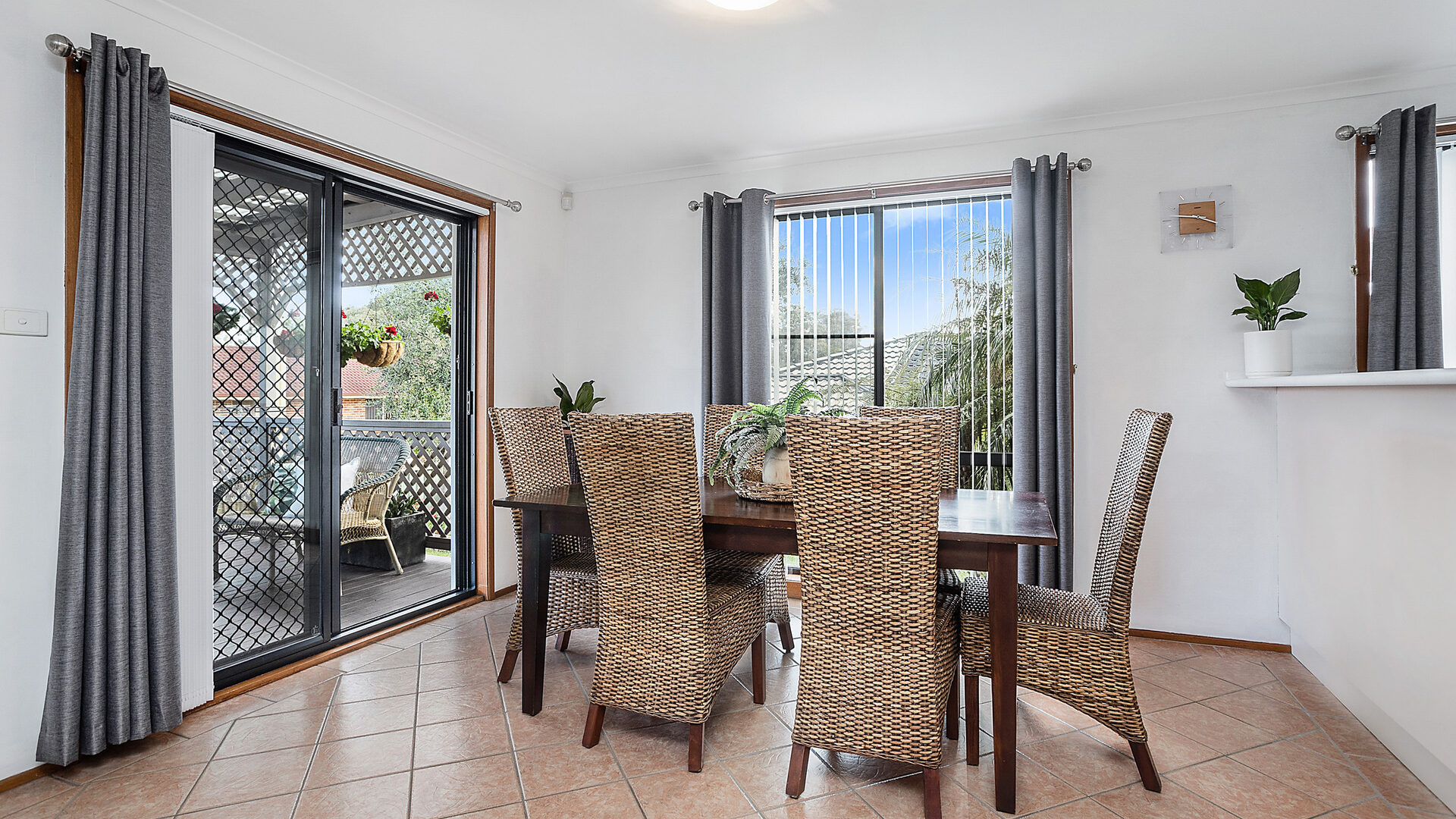 Sold - 19 Lyrebird Way - New Property in Farmborough Heights - Real Estate by David Greenwood