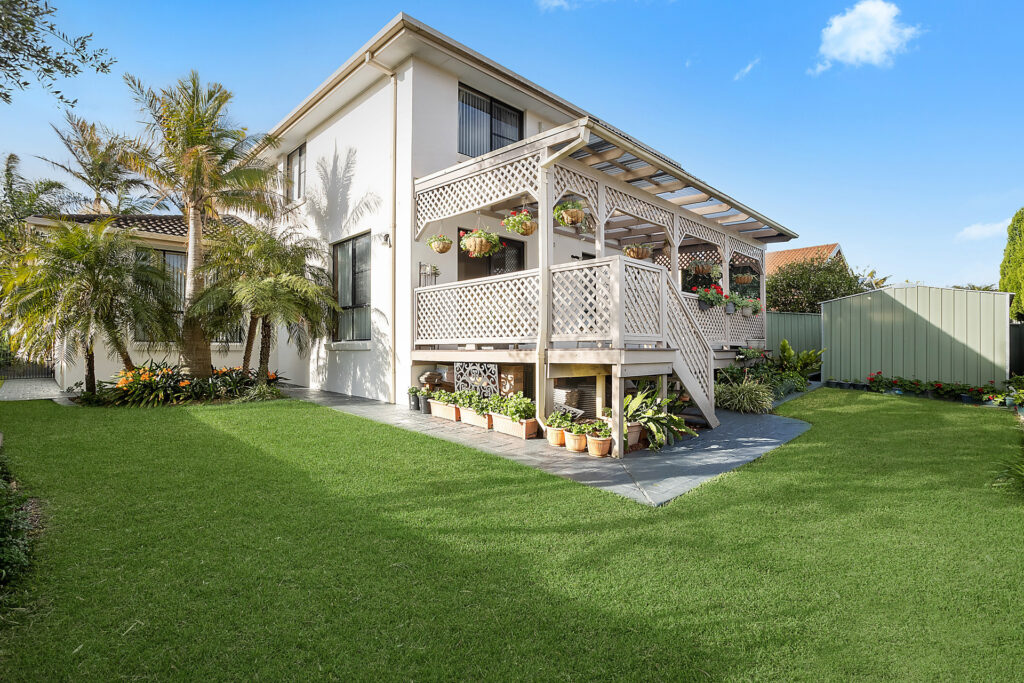 Sold - 19 Lyrebird Way - New Property in Farmborough Heights - Real Estate by David Greenwood