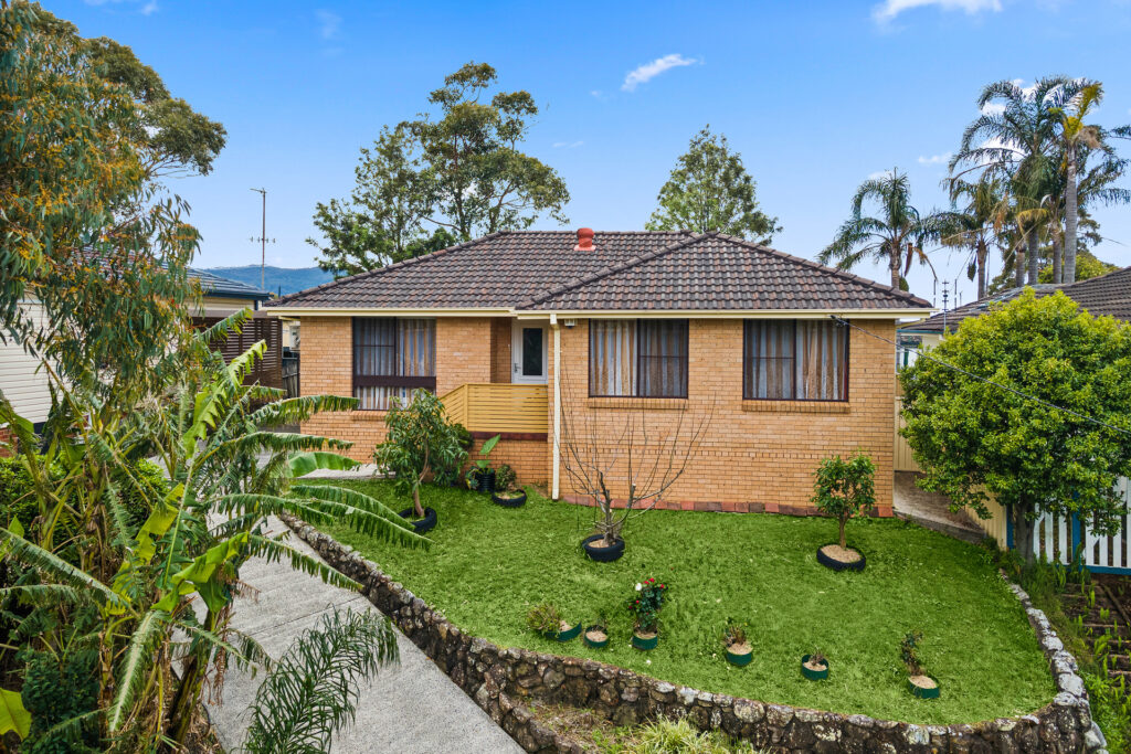Sold - 40 Stanley Avenue - New Property in Farmborough Heights - Real Estate by David Greenwood