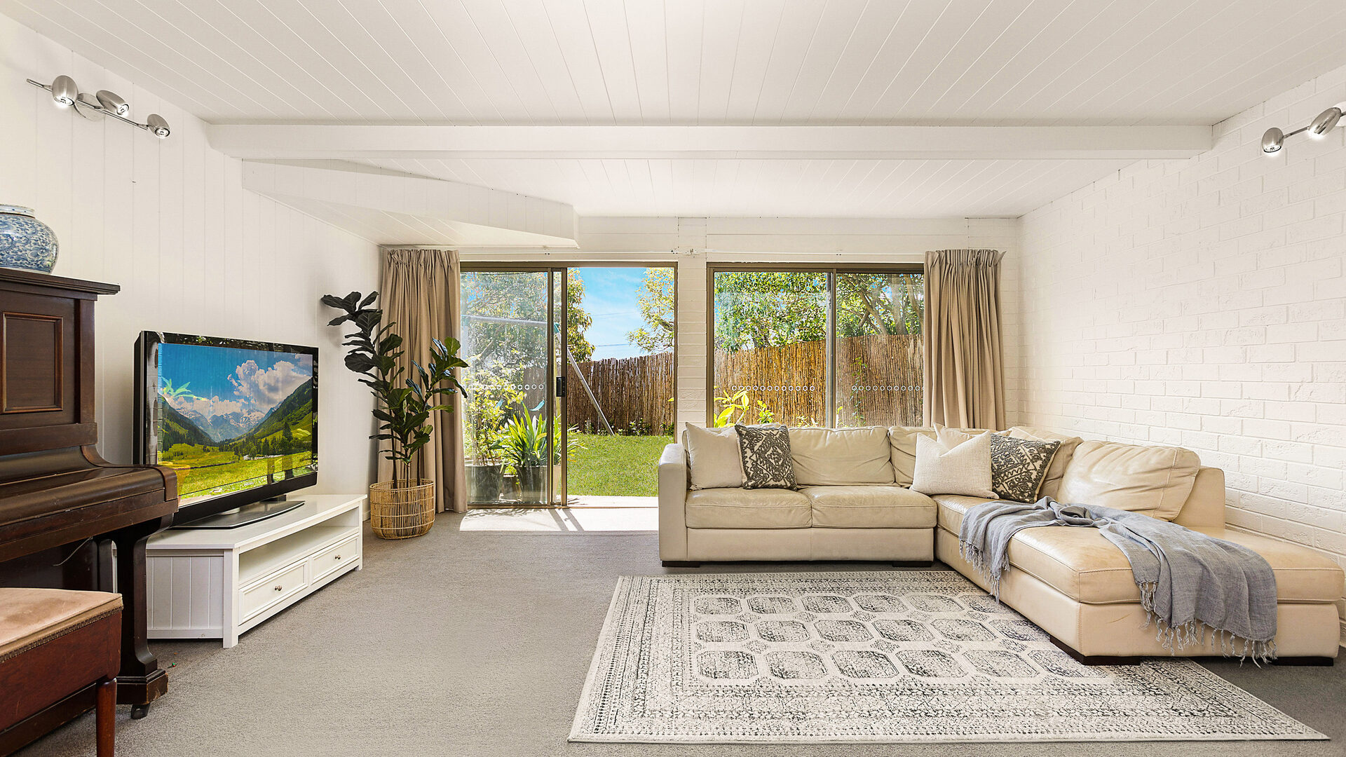 Sold - 43 Blackman Parade - New Property in Unanderra - Real Estate by David Greenwood