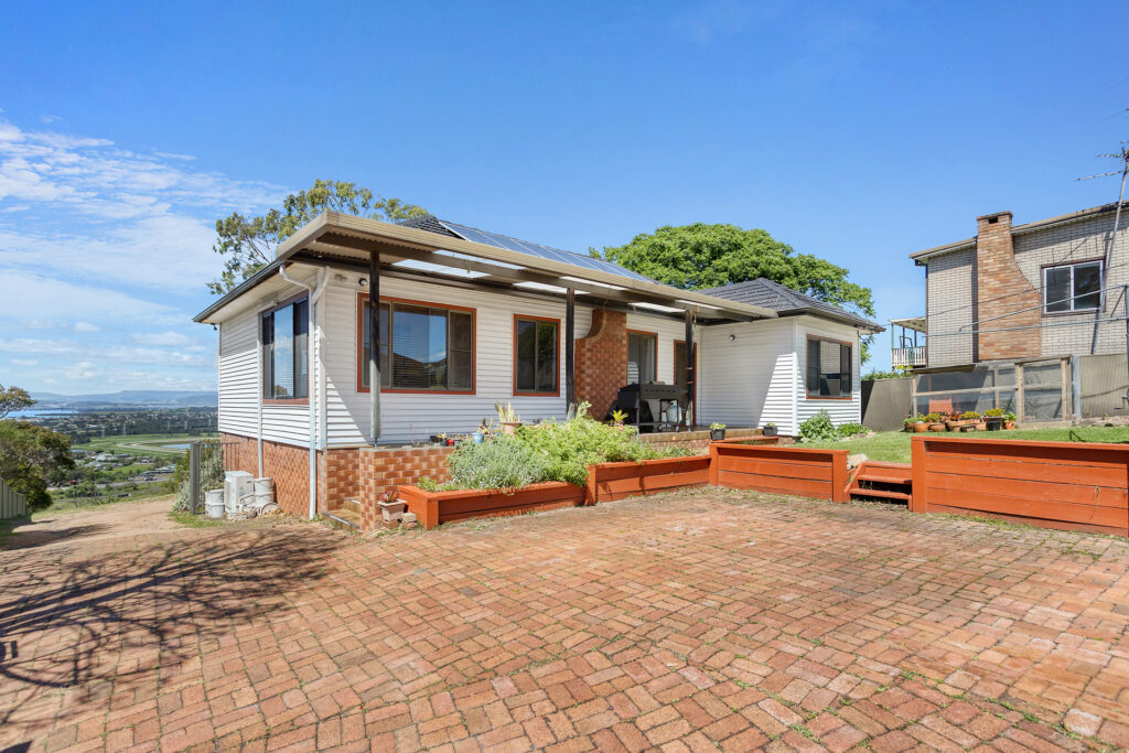 Sold - 153 Farmborough Road - New Property in Farmborough Heights - Real Estate by David Greenwood