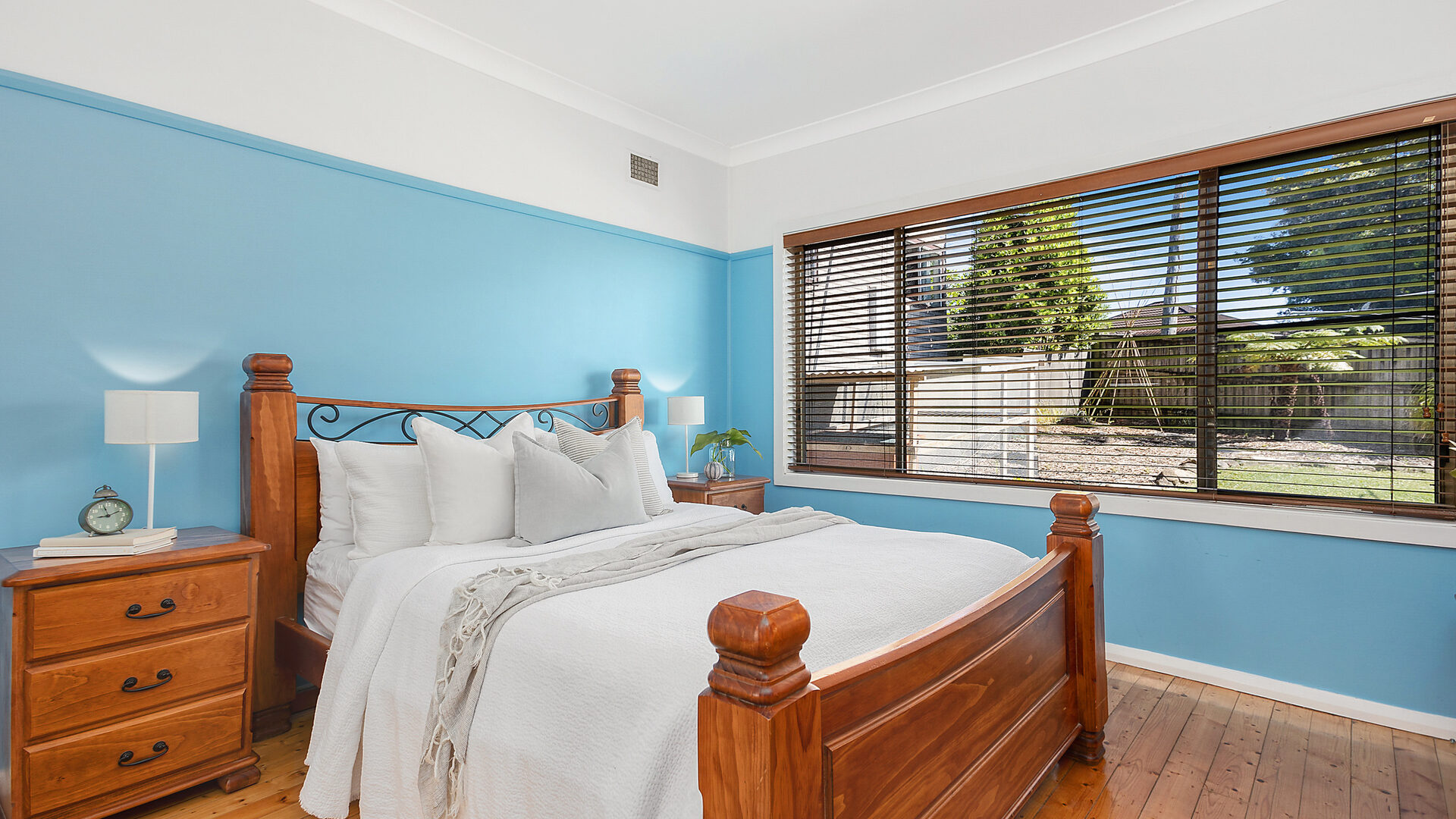 Sold - 153 Farmborough Road - New Property in Farmborough Heights - Real Estate by David Greenwood