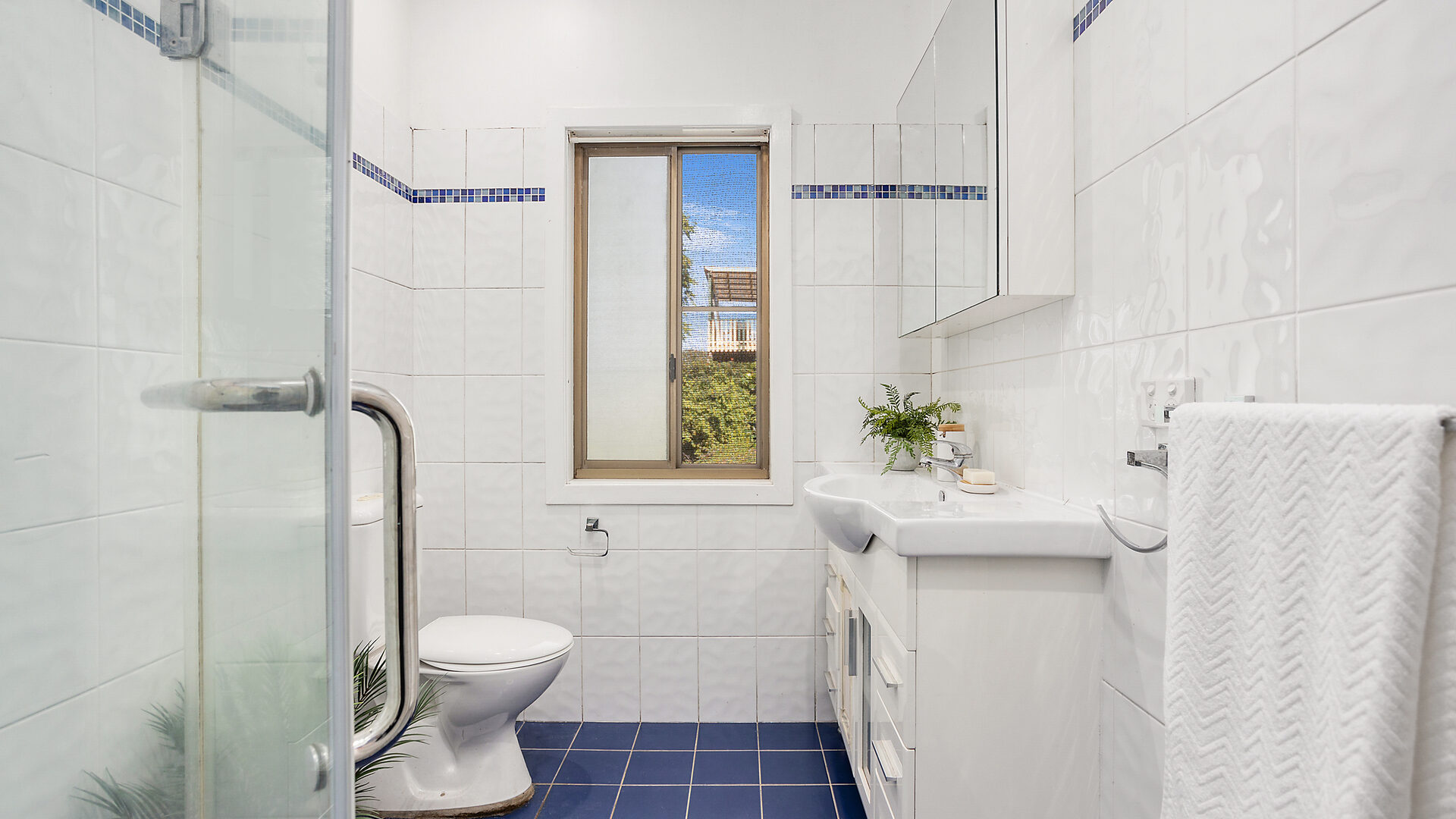 Sold - 153 Farmborough Road - New Property in Farmborough Heights - Real Estate by David Greenwood