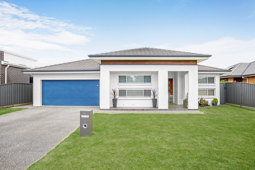 Sold - 37 Haywards Bay Drive - New Property in Haywards Bay - Real Estate by David Greenwood