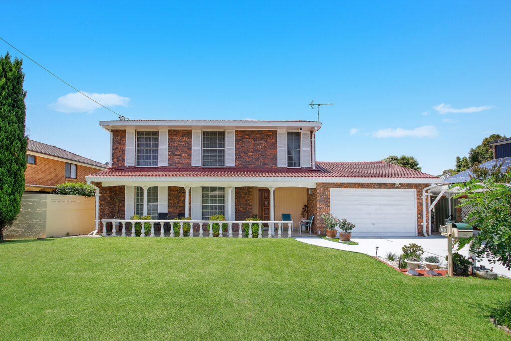 Sold - 7 Highview Drive - New Property in Farmborough Heights - Real Estate by David Greenwood