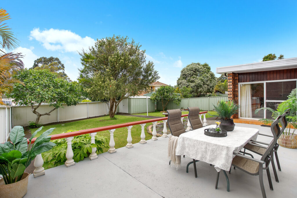 Sold - 7 Highview Drive - New Property in Farmborough Heights - Real Estate by David Greenwood
