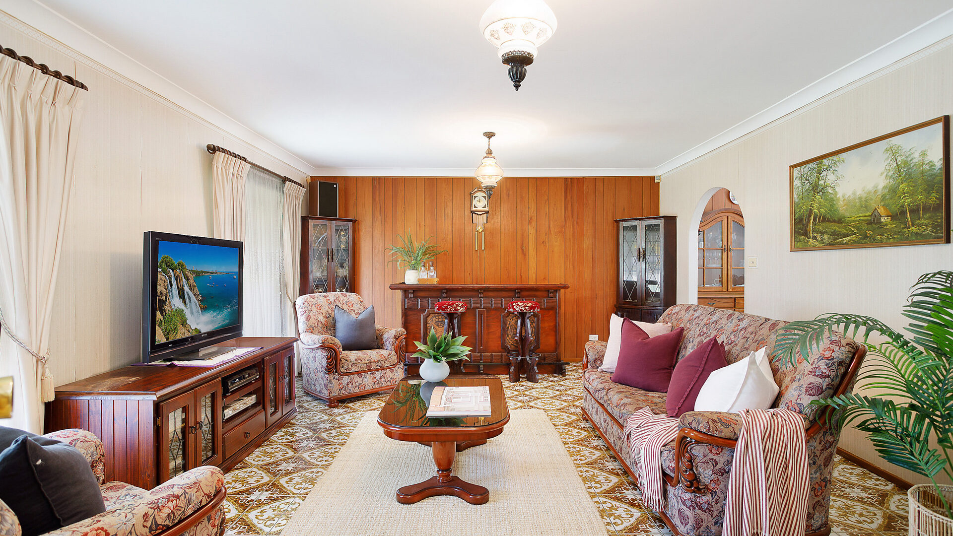 Sold - 7 Highview Drive - New Property in Farmborough Heights - Real Estate by David Greenwood