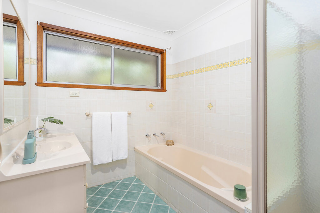 Sold - 8 Jaylang Place - New Property in Figtree - Real Estate by David Greenwood