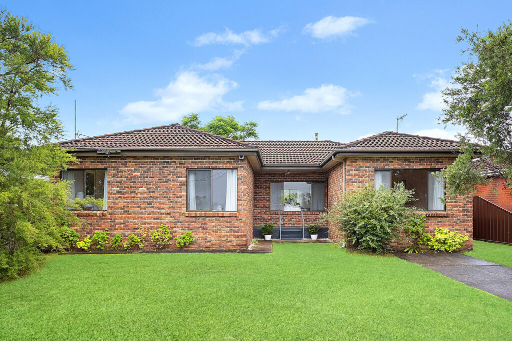 Sold - 111 Panorama Drive - New Property in Farmborough Heights - Real Estate by David Greenwood
