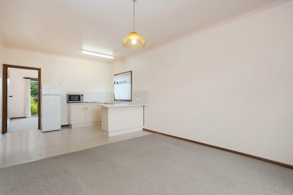 Sold - 111 Panorama Drive - New Property in Farmborough Heights - Real Estate by David Greenwood