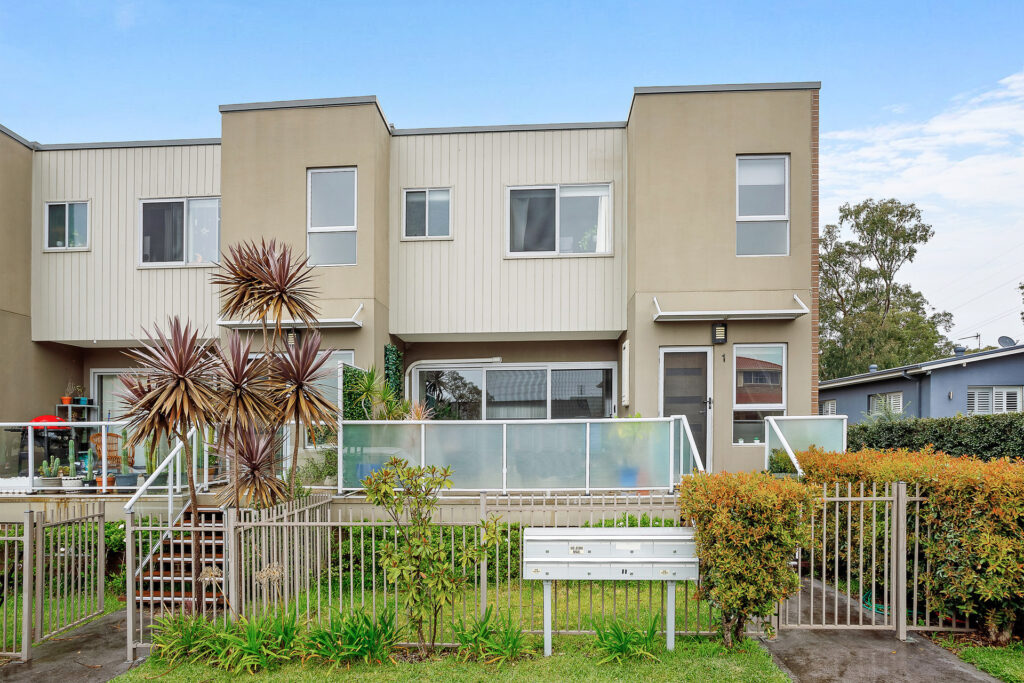 Sold - 1/261 Farmborough Road - New Property in Farmborough Heights - Real Estate by David Greenwood