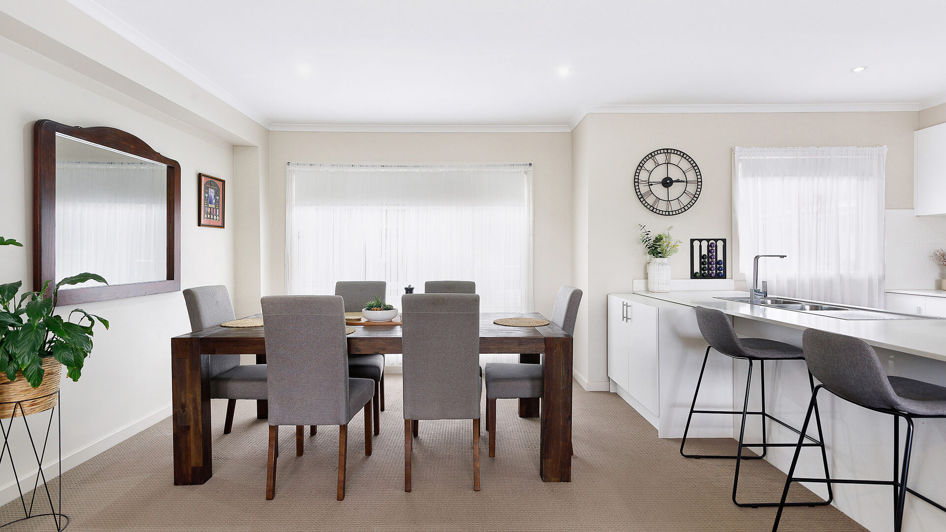 Sold - 1/261 Farmborough Road - New Property in Farmborough Heights - Real Estate by David Greenwood
