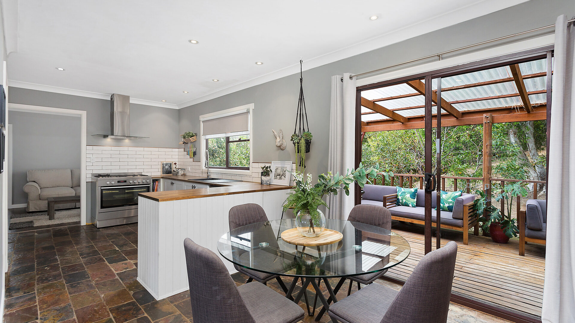 Sold - 2A Sandalwood Road - New Property in Farmborough Heights - Real Estate by David Greenwood