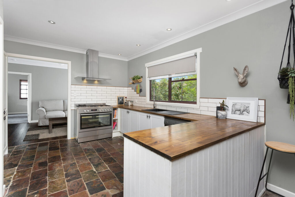Sold - 2A Sandalwood Road - New Property in Farmborough Heights - Real Estate by David Greenwood