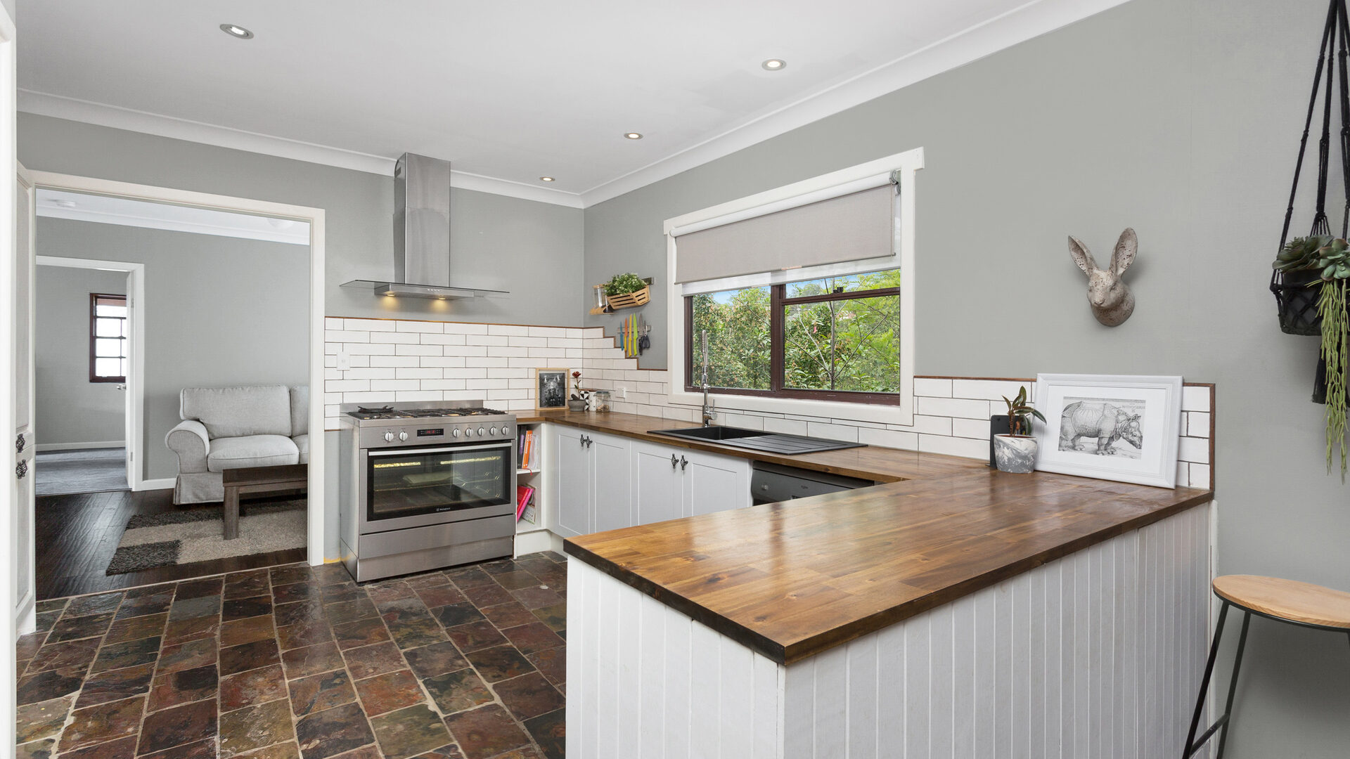 Sold - 2A Sandalwood Road - New Property in Farmborough Heights - Real Estate by David Greenwood