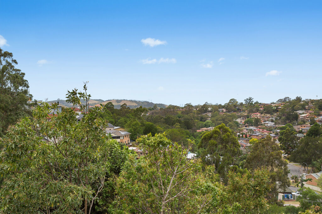 Sold - 2A Sandalwood Road - New Property in Farmborough Heights - Real Estate by David Greenwood