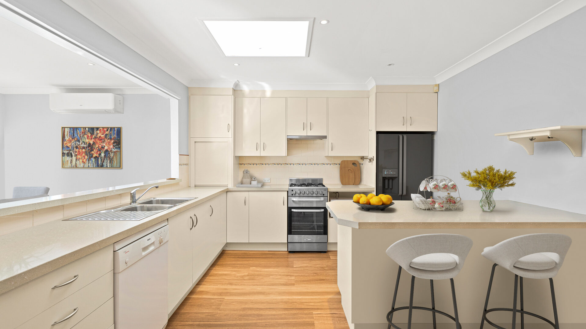 Sold - 58 Stanley Avenue - New Property in Farmborough Heights - Real Estate by David Greenwood