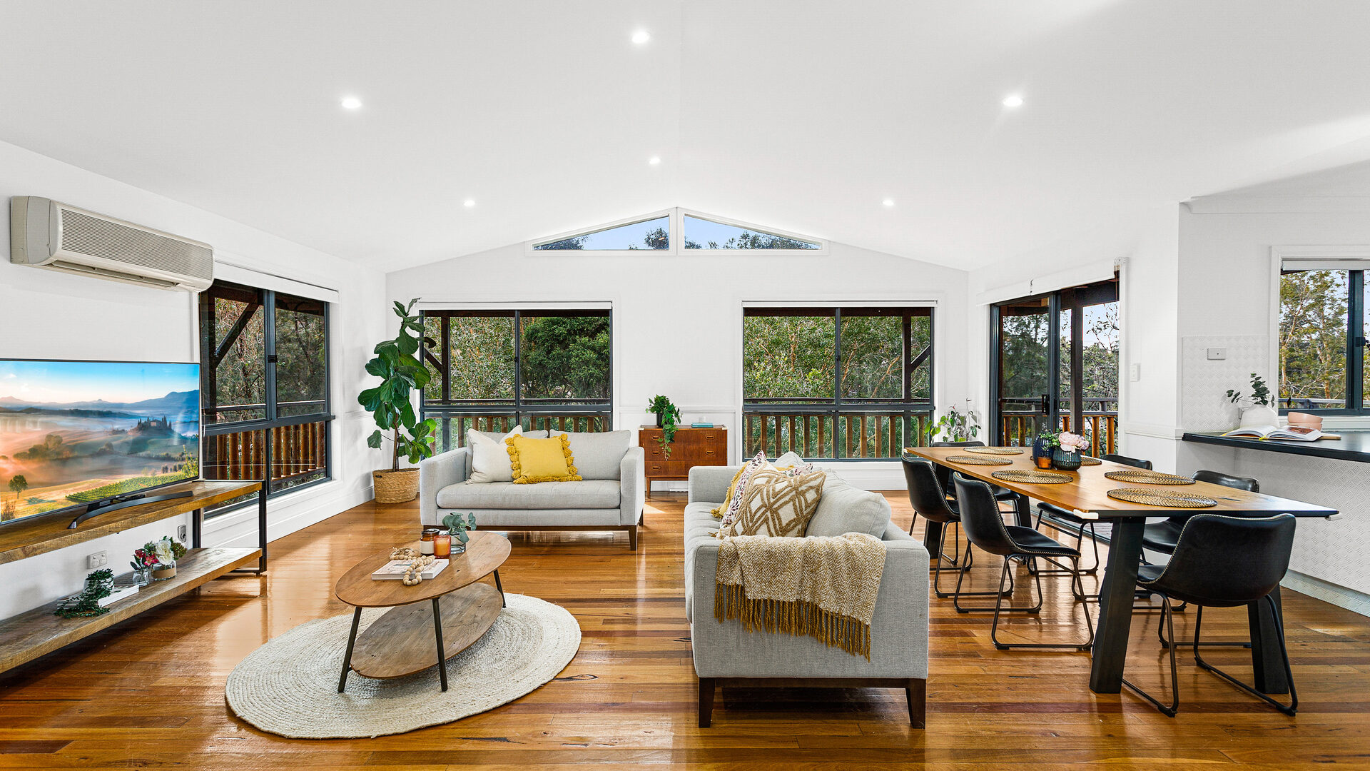 Sold - 11 Sugarwood Place - New Property in Farmborough Heights - Real Estate by David Greenwood