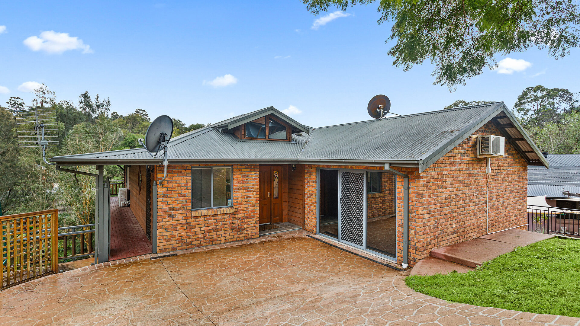 Sold - 11 Sugarwood Place - New Property in Farmborough Heights - Real Estate by David Greenwood