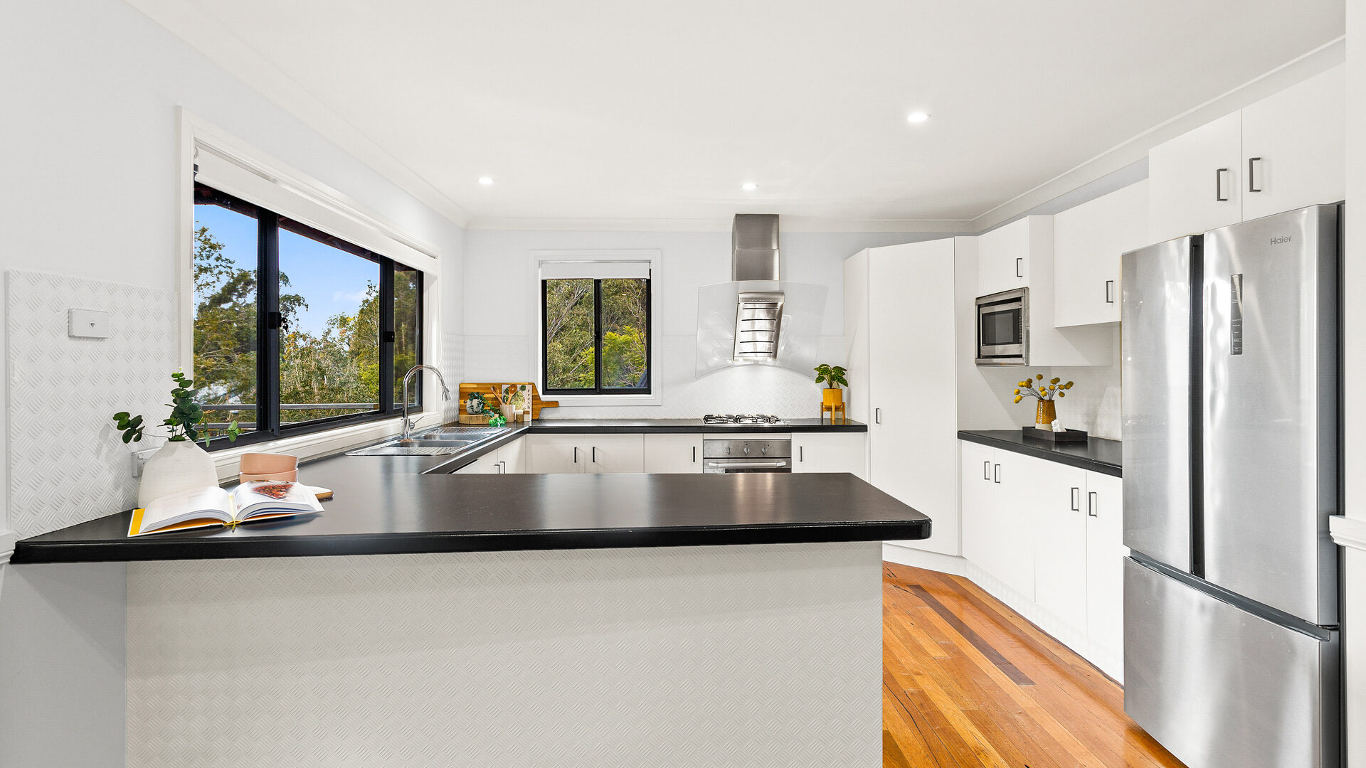 Sold - 11 Sugarwood Place - New Property in Farmborough Heights - Real Estate by David Greenwood