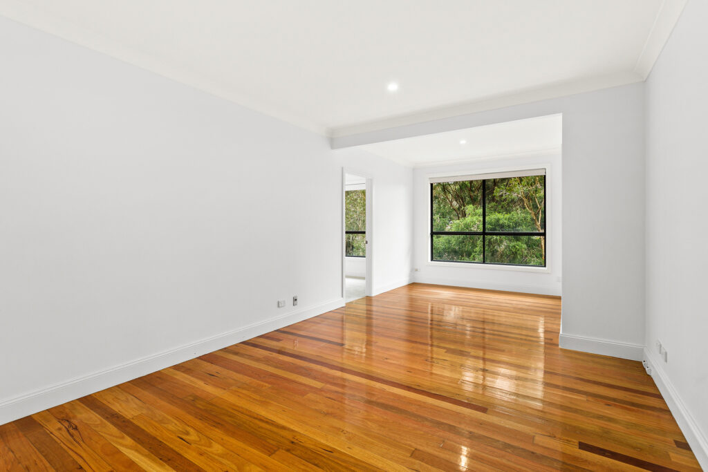 Sold - 11 Sugarwood Place - New Property in Farmborough Heights - Real Estate by David Greenwood