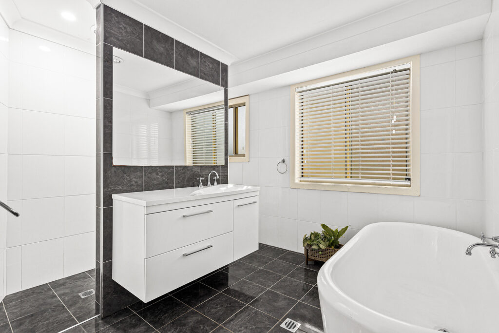 33 Cribb Street, Berkeley NSW 2506 - photo 6